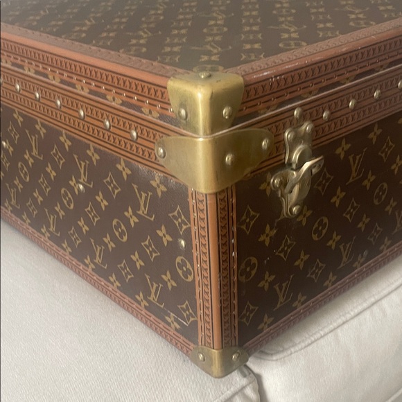 Louis Vuitton Brown Monogram Travel Trunk with Natural Leather Handle - Picture 2 of 9